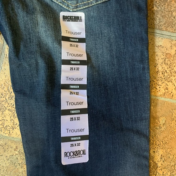 ROCK&ROLL COWGIRL Jeans - Picture 10 of 13